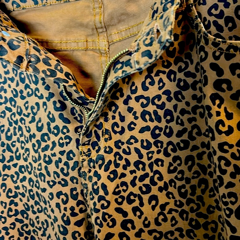 NWT Lucky & Blessed Leopard Print Boyfriend Pants. Size 18 - Picture 5 of 11